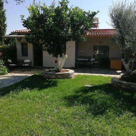 Εξοχική Κατοικία Με Κήπο Στην Άβυθο, Αιγίου Rodhodháfni Exterior foto